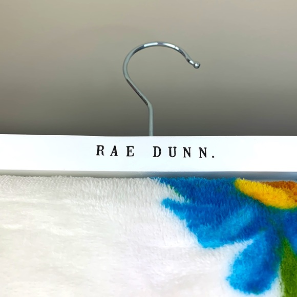 Last 1 - Rae Dunn “Let Love Grow” Ultra Plush Throw - Picture 6 of 9